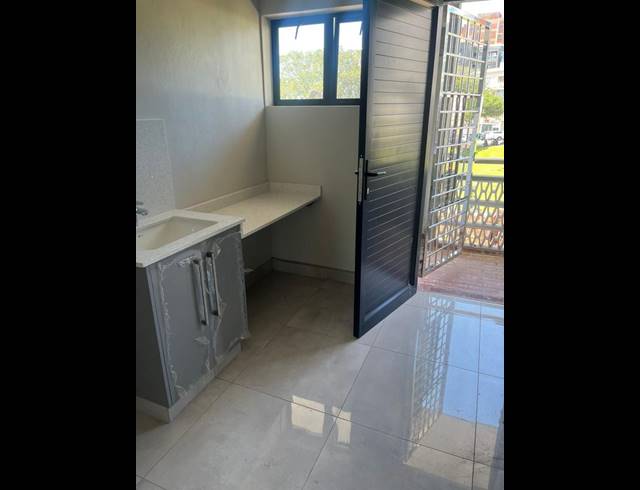 2 BEDROOM PROPERTY TO RENT IN OVERPORT